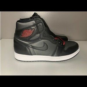 Nike Air Jordan 1 Retro High OG Shoes in Black/White/Gym Red
